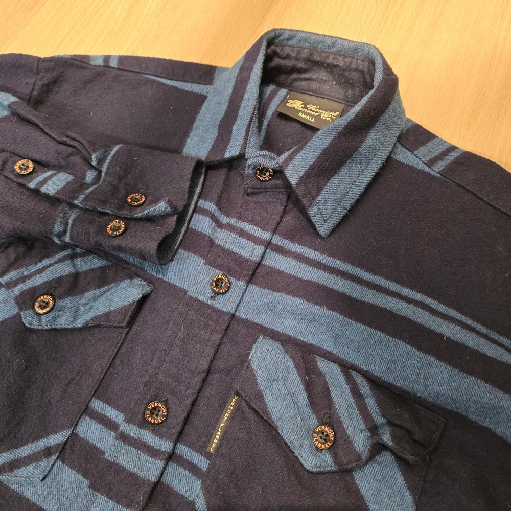 The Vermont Flannel Co Mens Small Navy Blue Striped Organic Cotton Flannel Shirt
